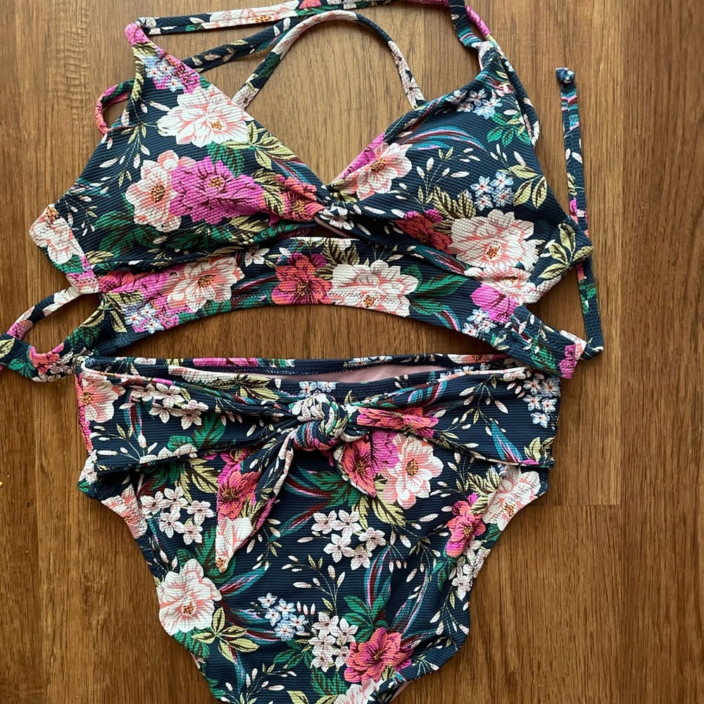 NWT Jessica Simpson Bikini Size M
